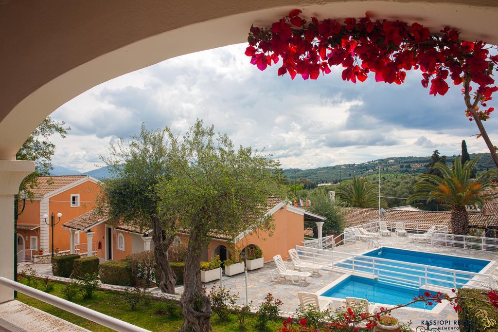 Memento Resort Kassiopi Bagian luar foto