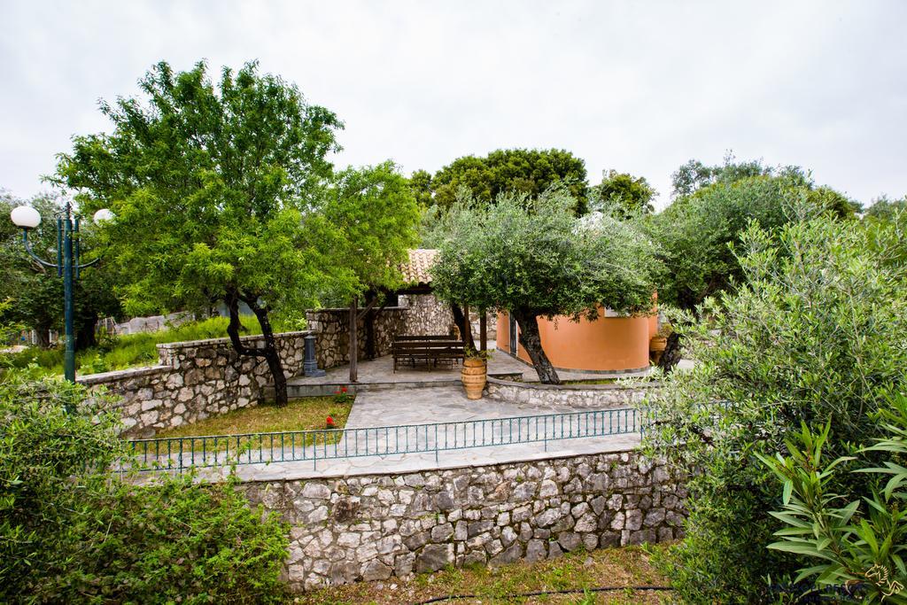 Memento Resort Kassiopi Bagian luar foto