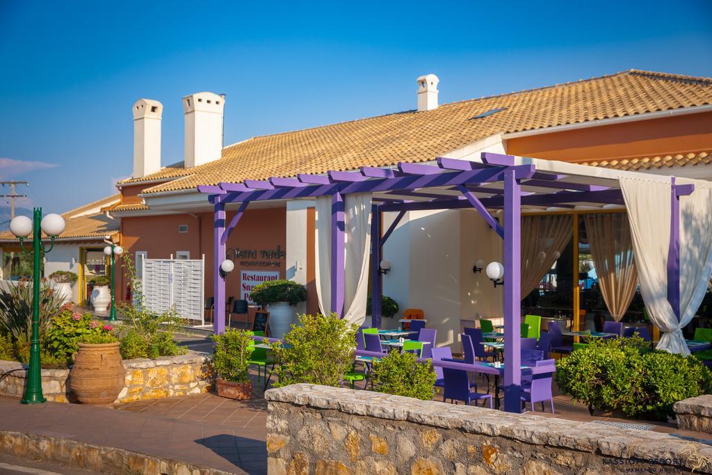 Memento Resort Kassiopi Bagian luar foto