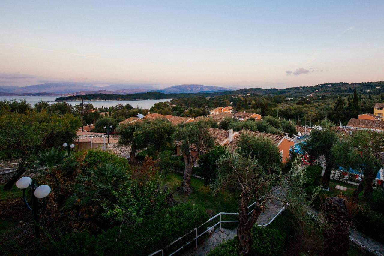Memento Resort Kassiopi Bagian luar foto