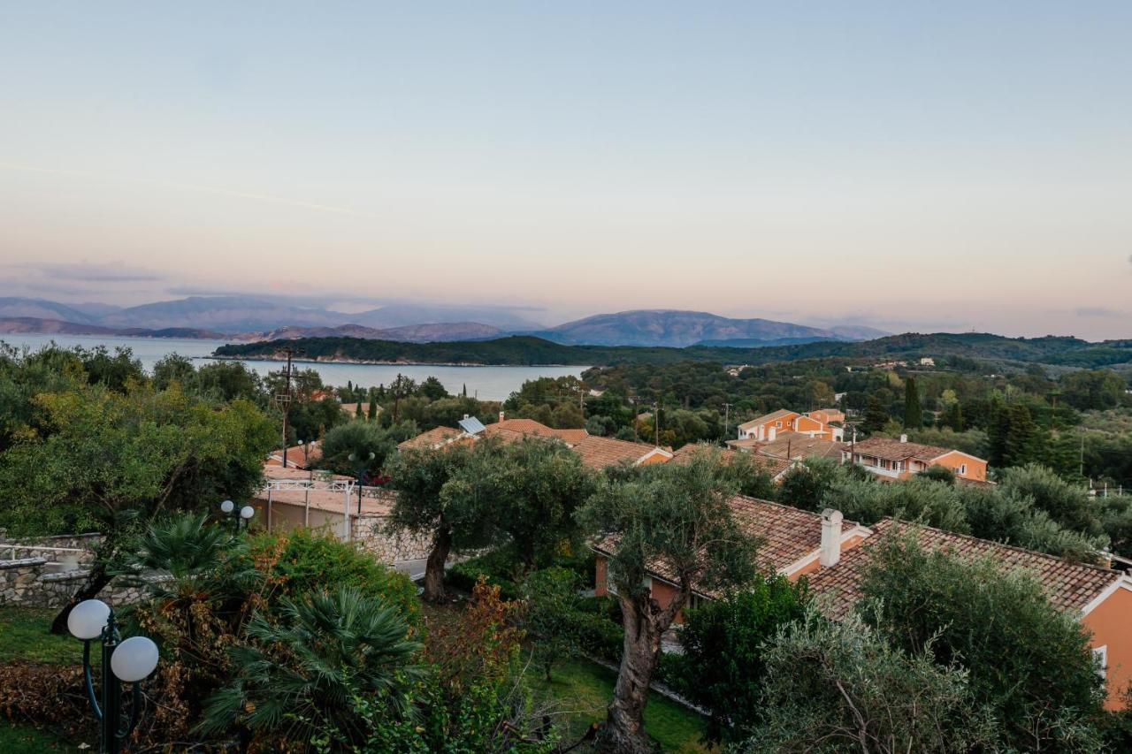 Memento Resort Kassiopi Bagian luar foto